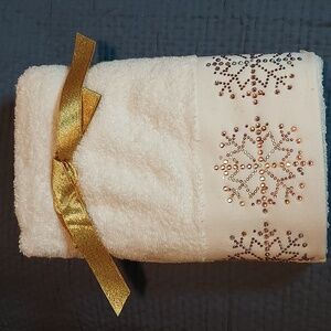 Grammercy Park White Set Of 2 Hand Towels with Snowflake Rhinestone Accents